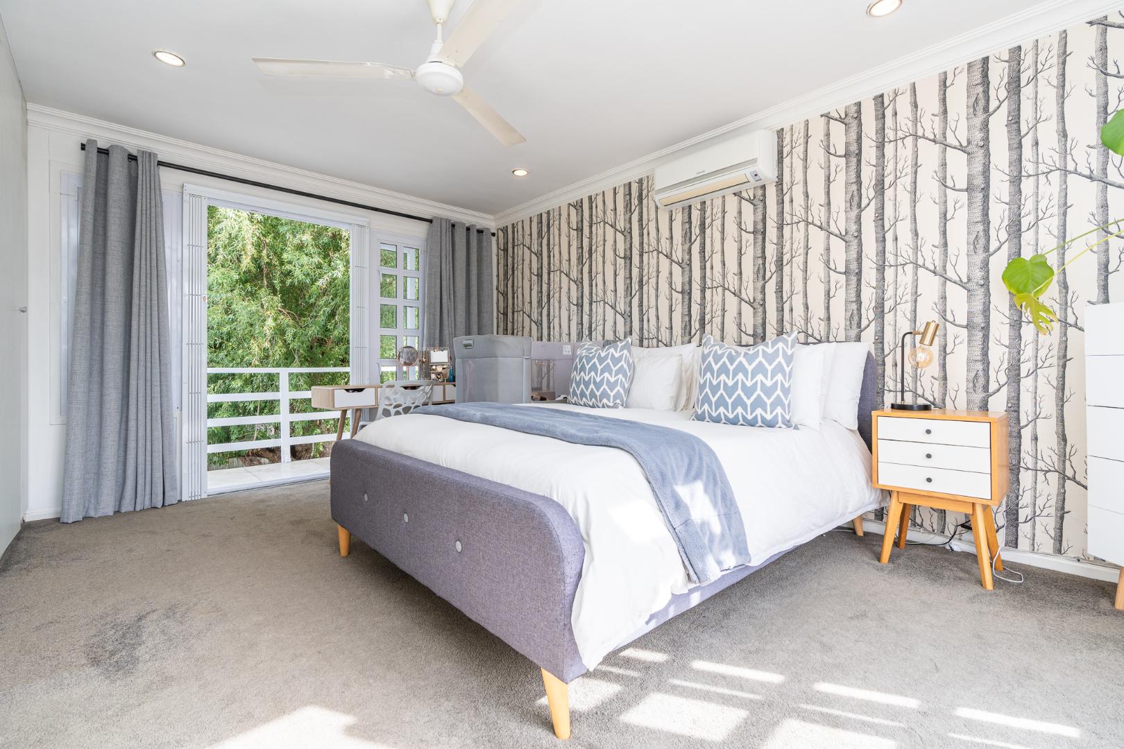 4 Bedroom Property for Sale in Vredehoek Western Cape